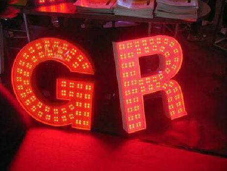 万载LED发光字常见的安装误区。